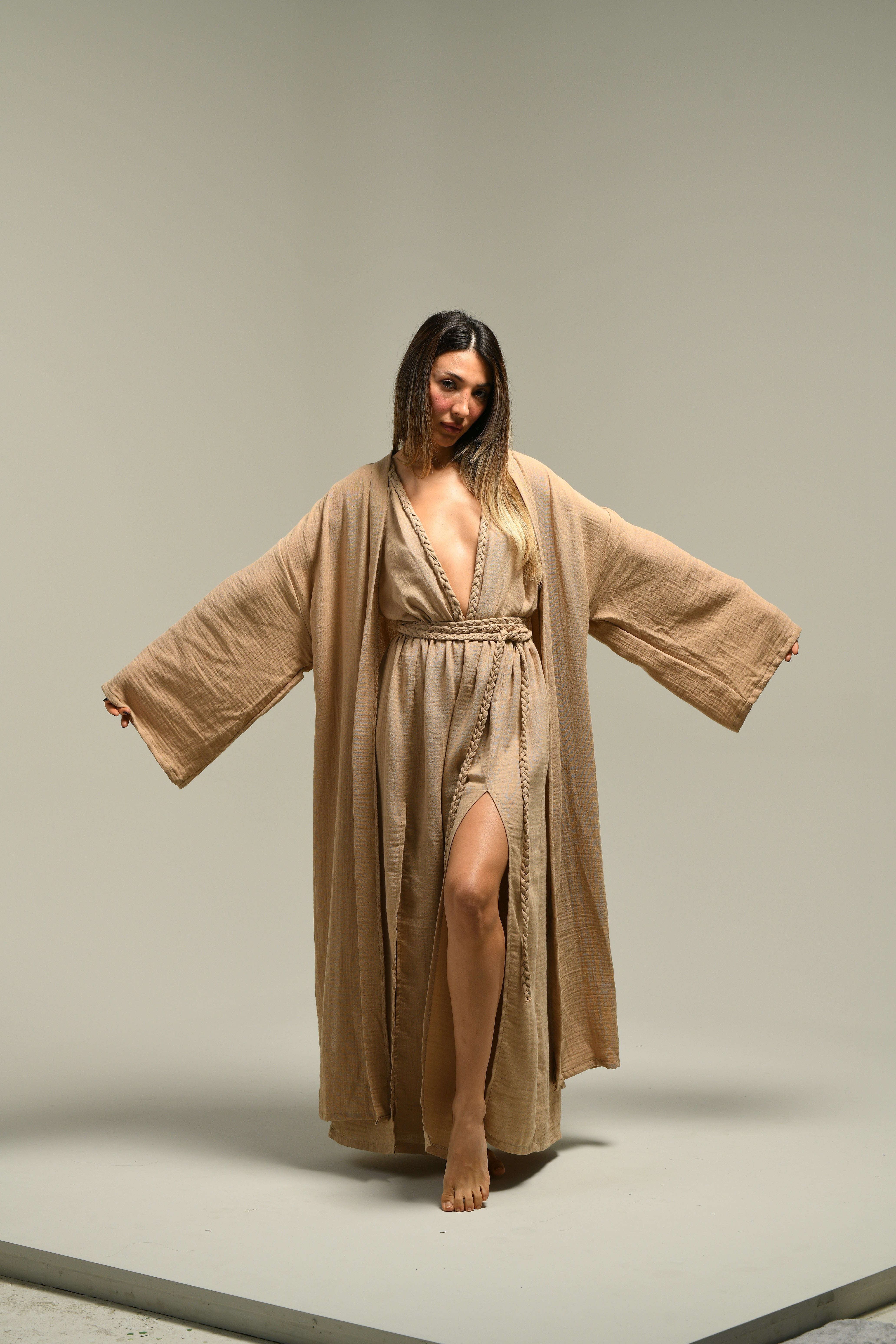 Bej Kimono