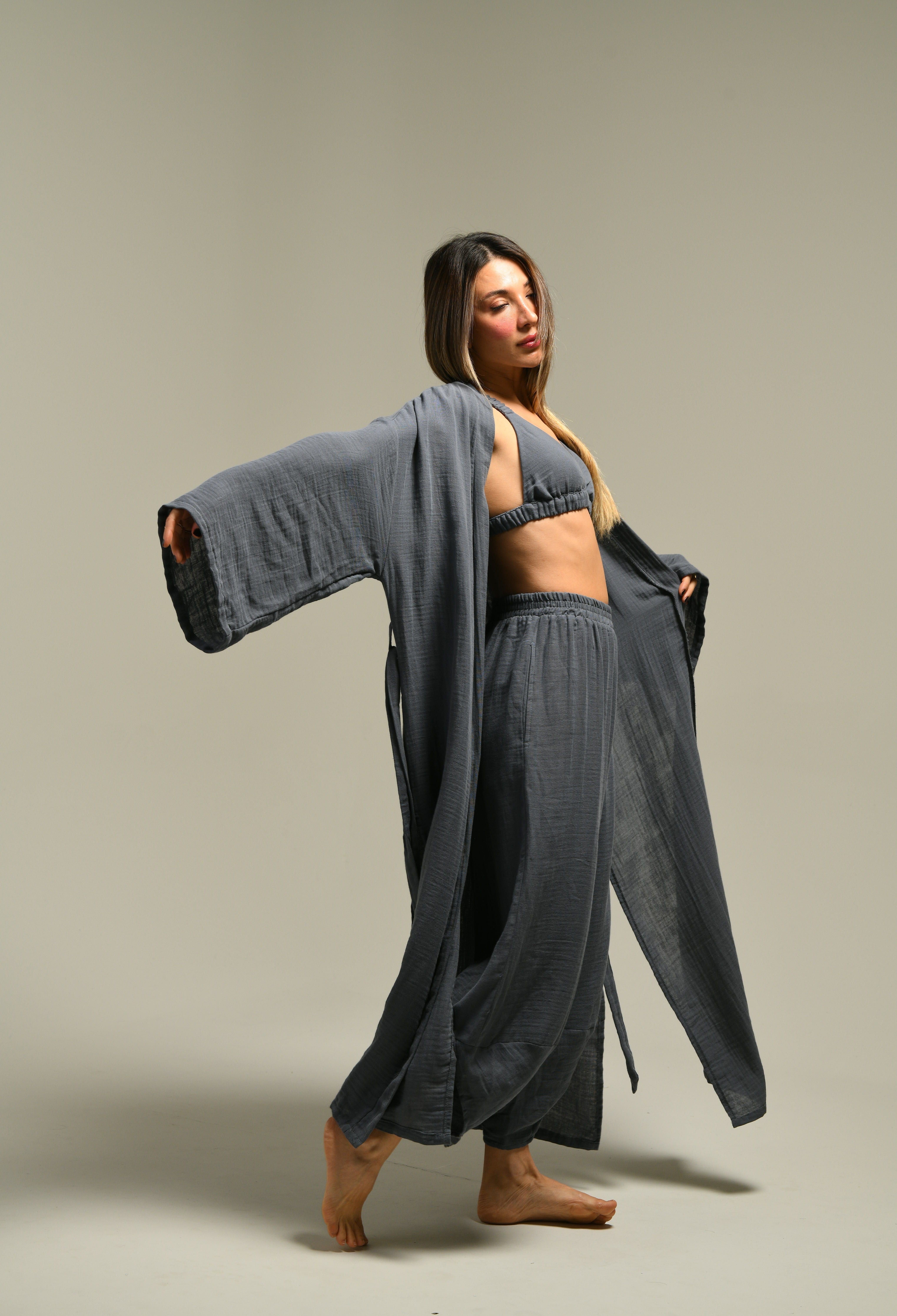 Gri Kimono